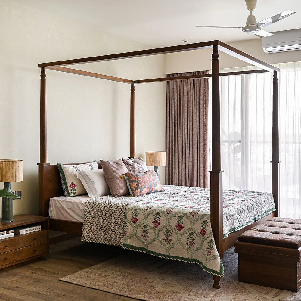 Colonial Era Allure Four Poster Bed